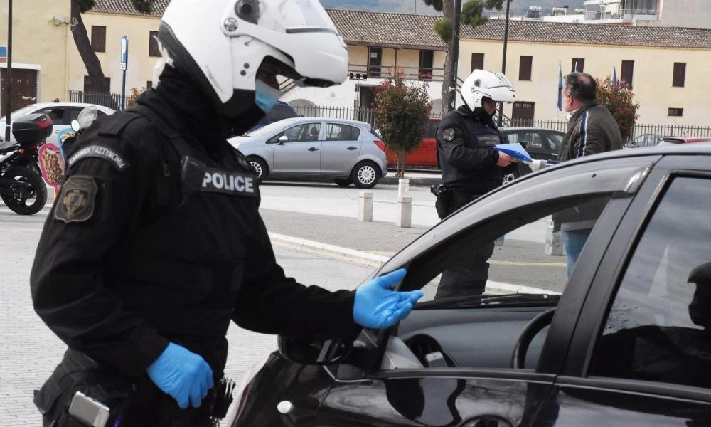 Κορονοϊός - Χανιά: Πρόστιμο 150 ευρώ του έκοψαν λίγα μέτρα από το σπίτι του
